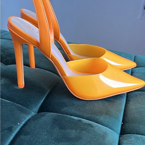 NWOT Aldo Orange Slingback Heels - Picture 2 of 3